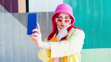Qué es ‘farmear aura’, la nueva tendencia de los jóvenes en redes (y por qué es algo que en realidad sucede desde hace siglos)