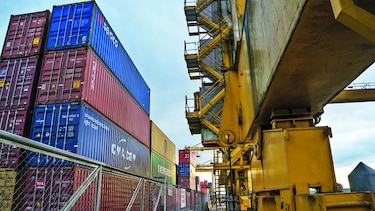 Colombia reduce déficit comercial