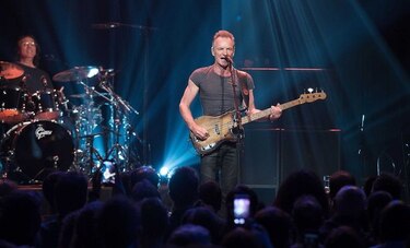 Un año después de los atentados, el Bataclan renació con la voz de Sting
