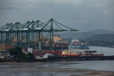 Puertos de Panamá enfrentan aumento en la permanencia de contenedores