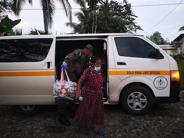 Primera paciente recuperada de coronavirus en Bocas del Toro ya está en su casa