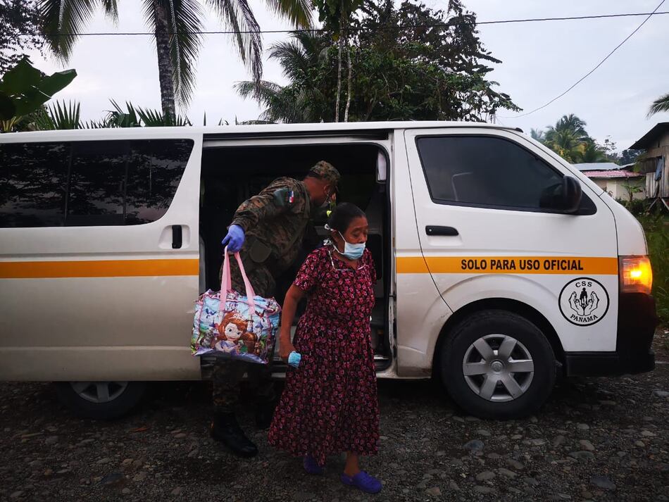 Primera paciente recuperada de coronavirus en Bocas del Toro ya está en su casa