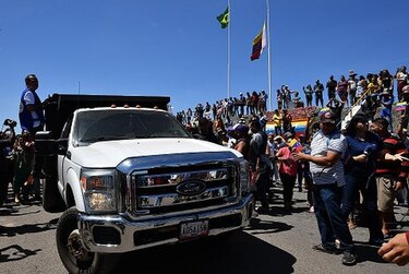 Camiones con ayuda para Venezuela se repliegan en la frontera brasileña