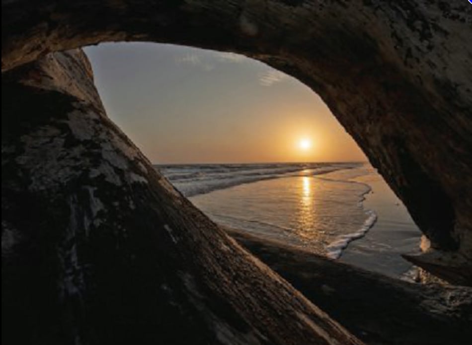 El país que prohibió los atardeceres frente al mar