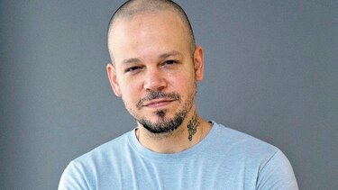 Residente tiene ‘mucha hambre’ de tocar en directo