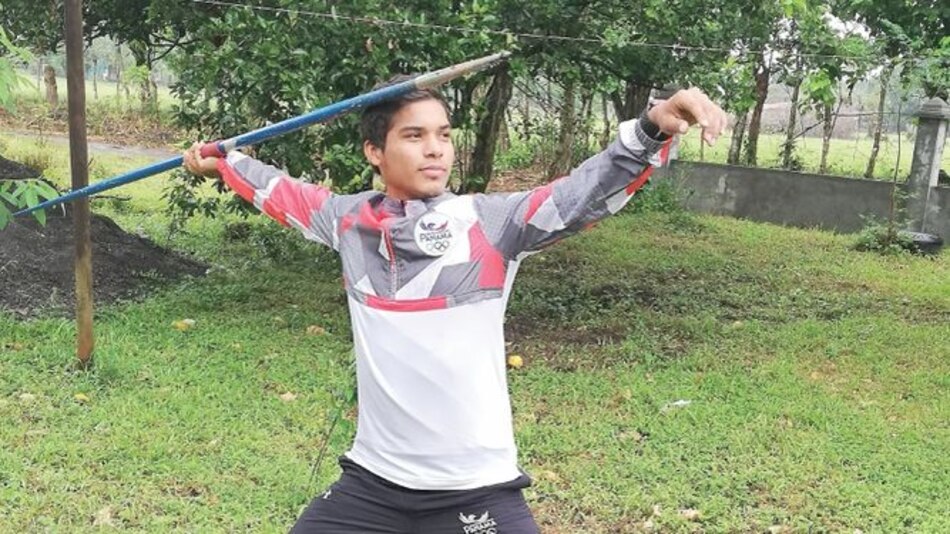 Armando Caballero, su jabalina y sus secretos