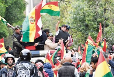 Evo Morales renuncia a la presidencia, tras llamado de los militares