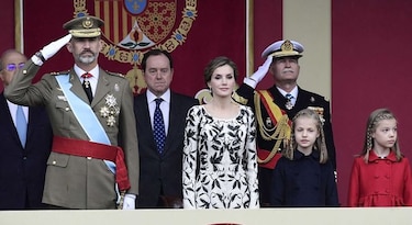 España celebra su fiesta nacional con un gobierno interino