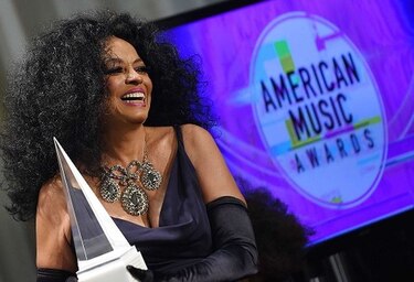 AMAs: 'Despacito' gana colaboración, Fonsi lo dedica a Puerto Rico