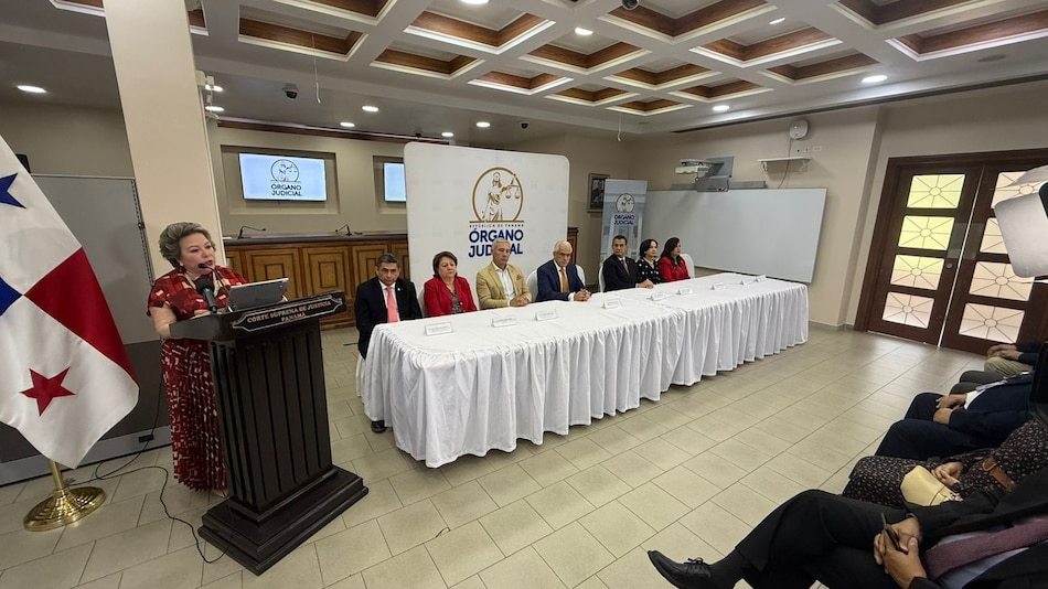 Presidente de la Corte Suprema suscribe la declaración de Chapultepec