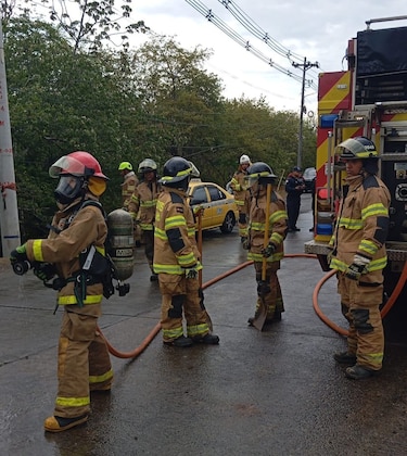 Siete heridos en violento choque en Chepo: bomberos rescatan a conductor atrapado