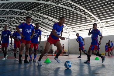 Alex Del Rosario presentó a los guerreros que llevará para el premundial