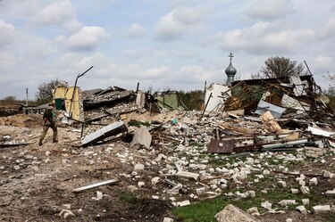 Otro bombardeo ruso a fábrica militar en Kiev