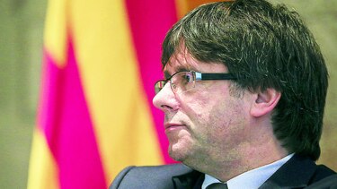 Parlamento catalán aprueba propuesta de secesión