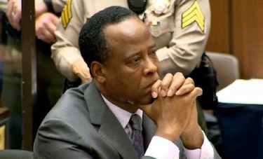 Conrad Murray es condenado a 4 años de cárcel por muerte de Jackson