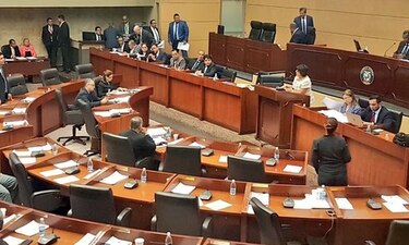 Falta de cuórum impide votación de ley de evasión