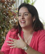 Niña halla en una planta de guandú insecto originario de Asia mortífero para cultivos