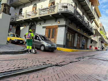 Vecinos cuestionan retrasos y calidad de obras en el Casco Antiguo