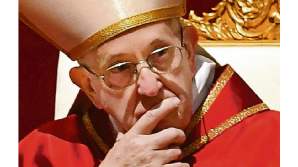 Vaticano estudiará si cónyuges no católicos pueden comulgar