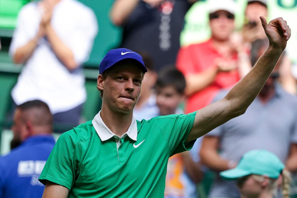 Sinner olvida la derrota en Roland Garros y comienza con buen pie en la hierba de Halle