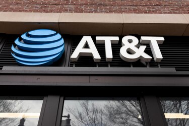 El director ejecutivo de AT&T se disculpa con miles clientes; ofrece un crédito en las facturas