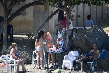 Regreso a la playa en Venezuela: vivir del mar en medio de la Covid-19