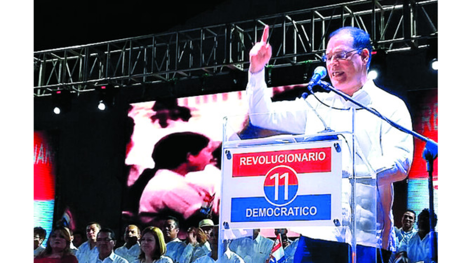 González asume cargo en el PRD