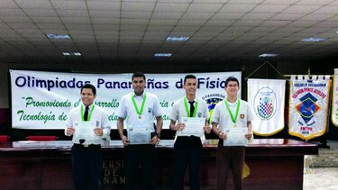 Panamá viaja a torneo de física