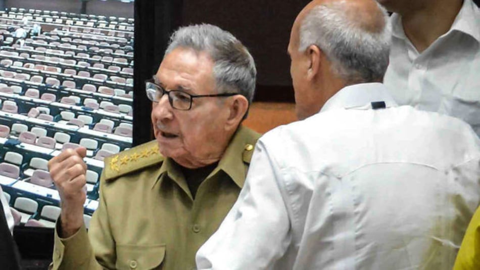 Raúl Castro denuncia que EU 'estrecha el cerco' sobre Cuba, Venezuela y Nicaragua