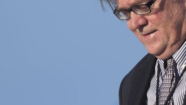 Renuncia Steve Bannon, el controversial asesor de Trump