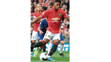Man U golea al Chelsea en debut