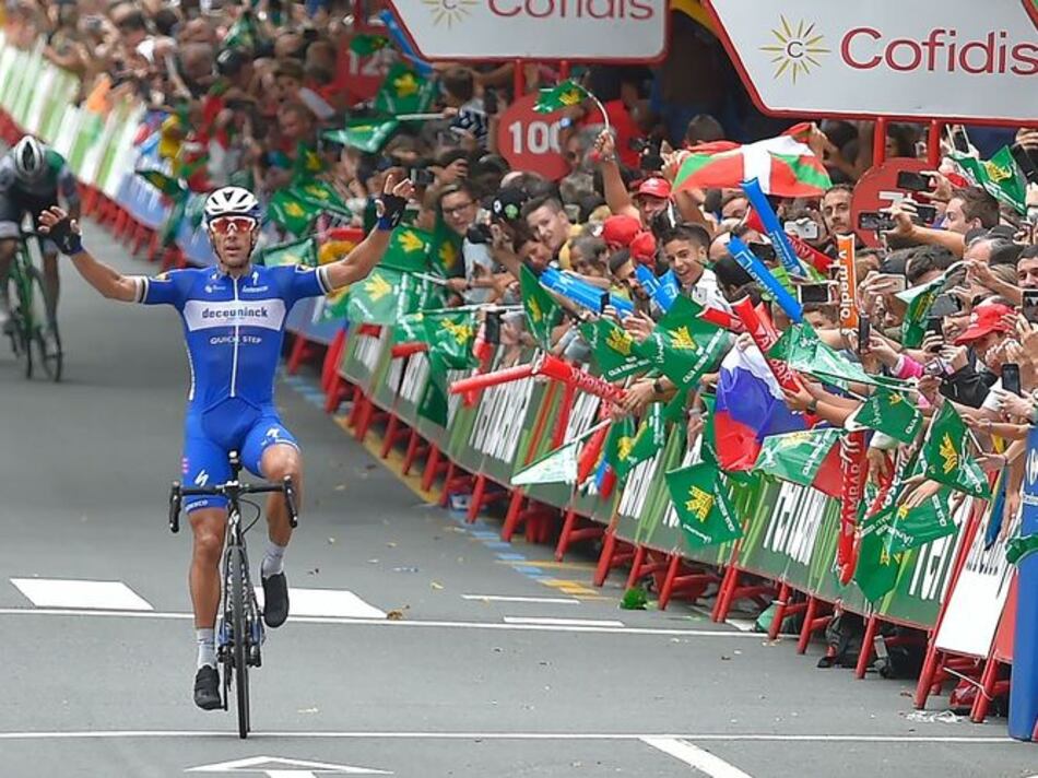 Gilbert gana en Bilbao, Roglic sigue de rojo en la Vuelta