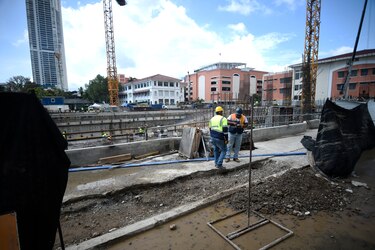 Hospitales, institutos especializados y policentros son obras pendientes en salud  