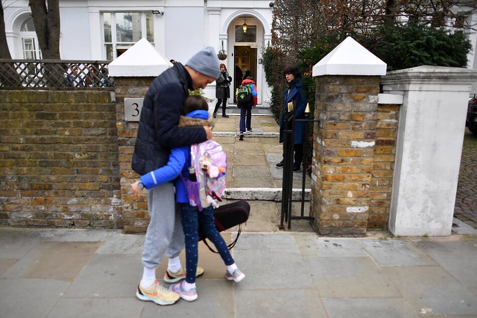 Reabren las escuelas de Inglaterra, primera etapa de un largo desconfinamiento