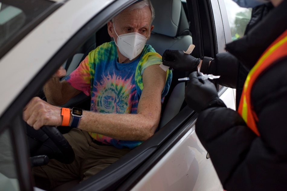 Vacunas al volante en Texas, una opción para la población en riesgo