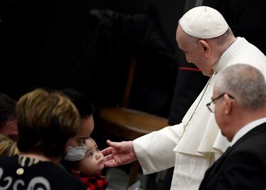 Papa Francisco lamenta que los animales domésticos remplacen a los hijos