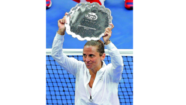 Roban trofeos a la finalista del US Open