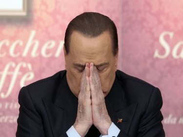 Berlusconi de nuevo en banquillo por soborno de un senador