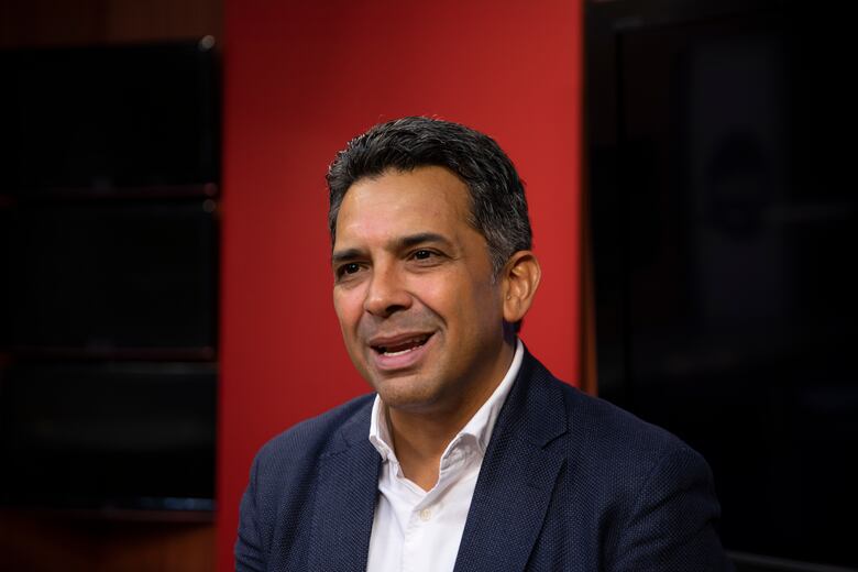 En la sala con... Ricardo Lombana