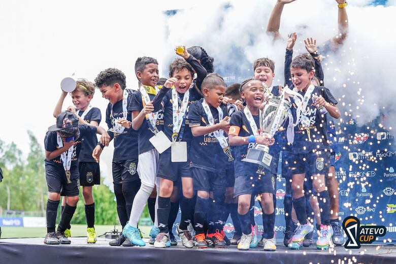 Finales agónicas coronan campeones en Atevo Cup