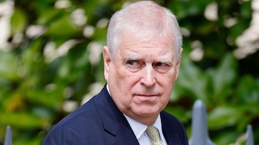El rey Carlos le quita el título de príncipe a su hermano Andrés, que tiene que abandonar su mansión de Windsor