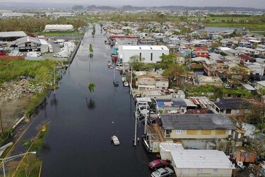 Represa en Puerto Rico se está desplomando; autoridades evacuan a las personas