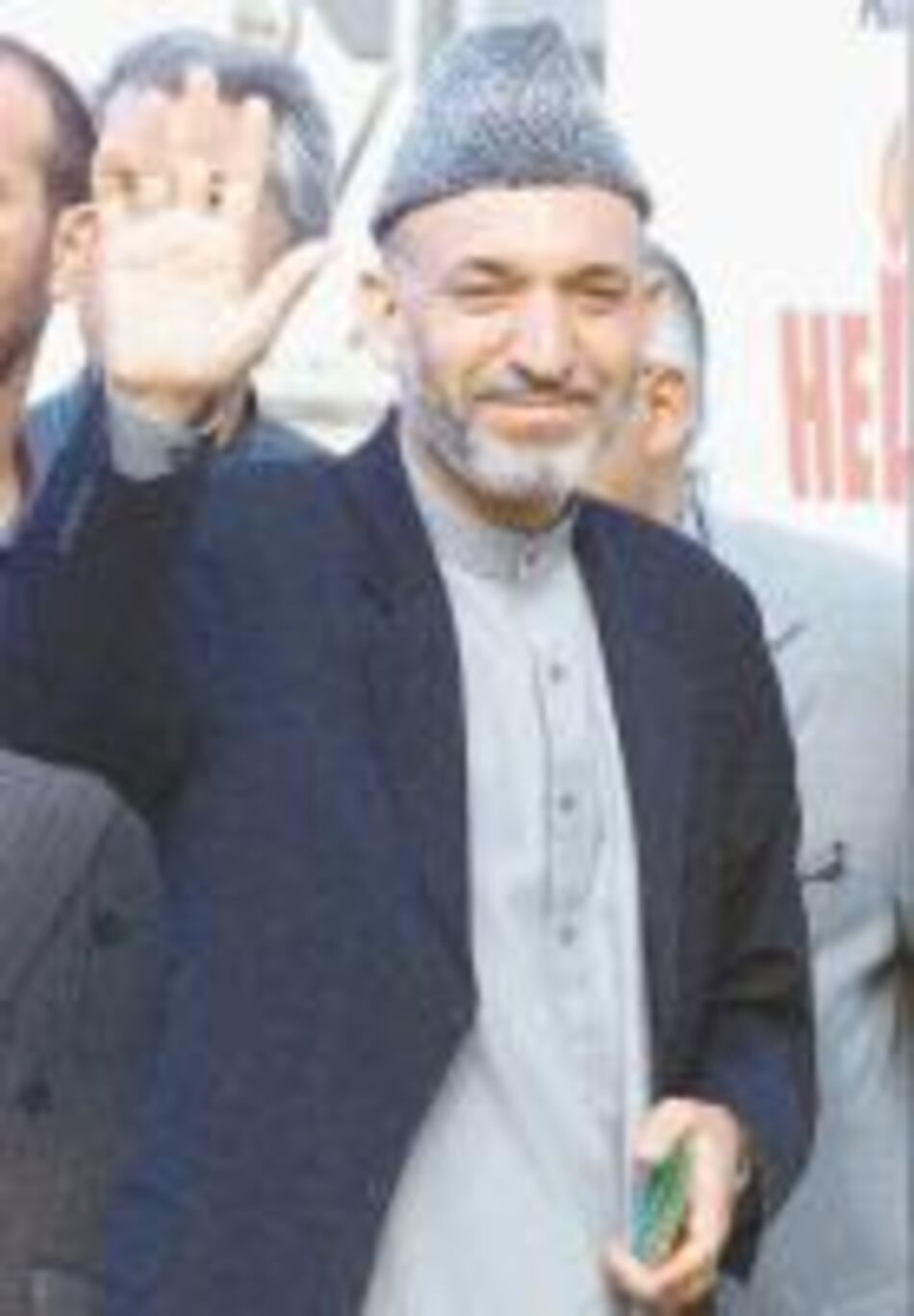 Eligen a Hamid Karzai presidente de Afganistán