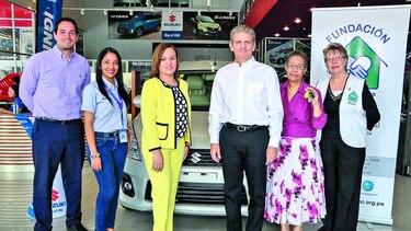 Entrega de auto Suzuki a La Casita de Mausi