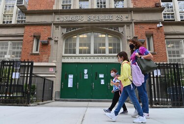 Nueva York vuelve a cerrar sus escuelas por el avance del coronavirus
