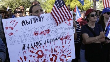 Exilio de Miami protesta por medidas de Obama