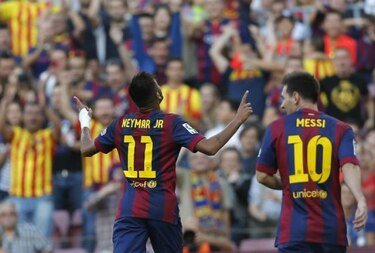 Neymar y Messi le dan una fácil victoria al Barcelona en casa