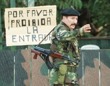 Mono Jojoy, a boca de rifle