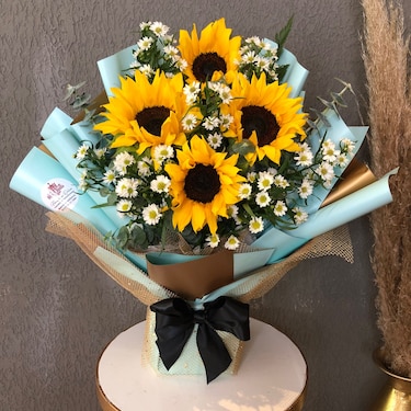 El equinoccio y el simbolismo de las flores amarillas: un baile entre estaciones y emociones