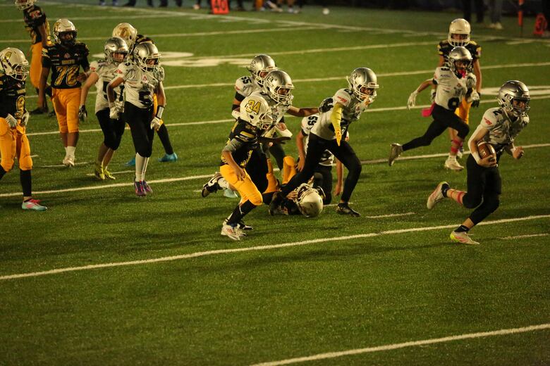 Emociones y grandes actuaciones marcaron la tercera semana de la Kiwanis Football League